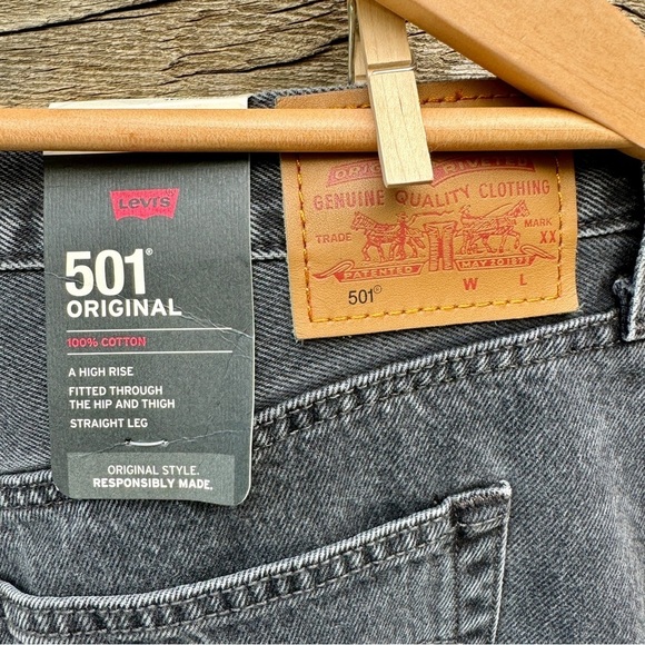 NWT Levi's 501 High Waist Premium Denim Cotton Radical Relic Black 34 30 Gift - Picture 8 of 16